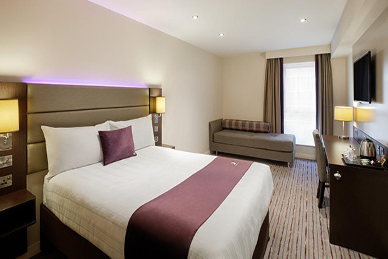 Dundee East Premier Travel Inn Exterior photo